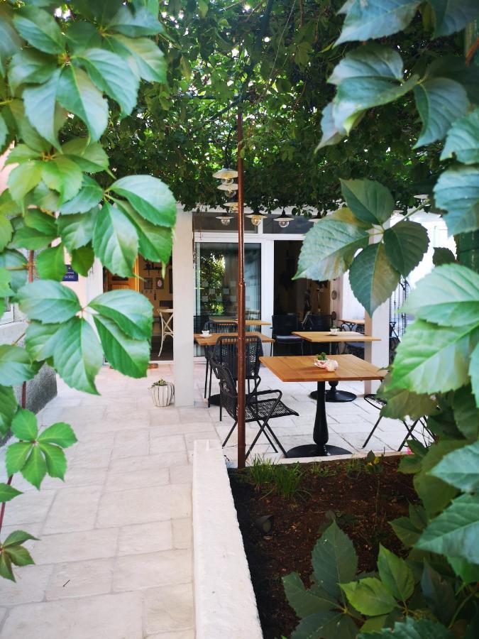 Casa Segota Hotel Veli Iz Ngoại thất bức ảnh